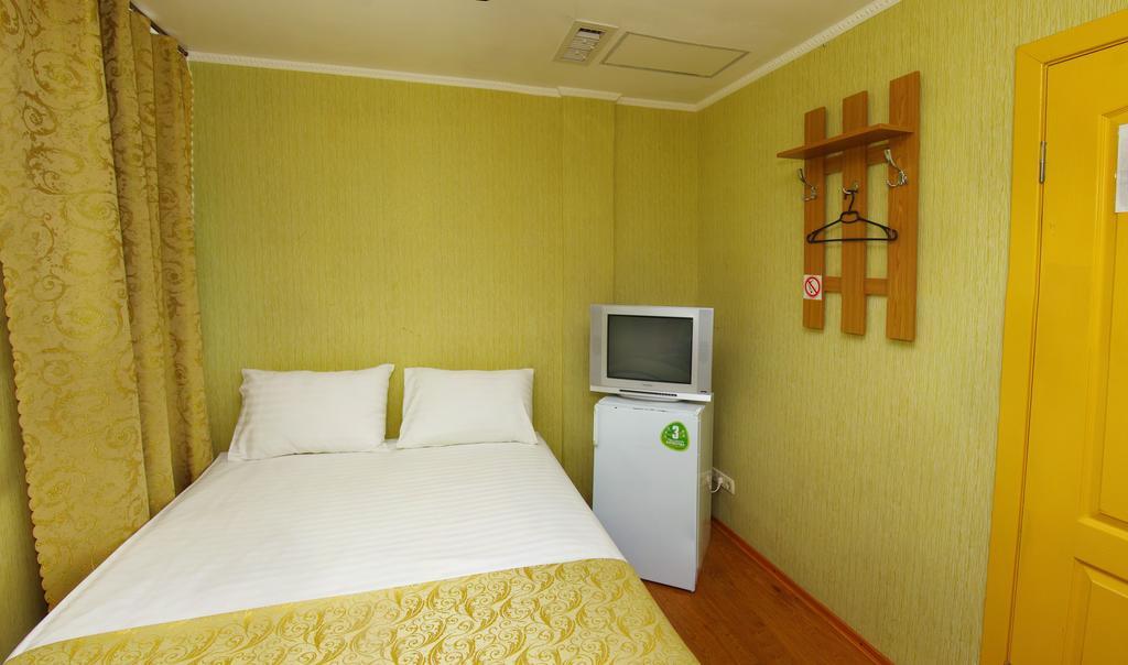 אודסה Tokyo Star Economy Hotel מראה חיצוני תמונה
