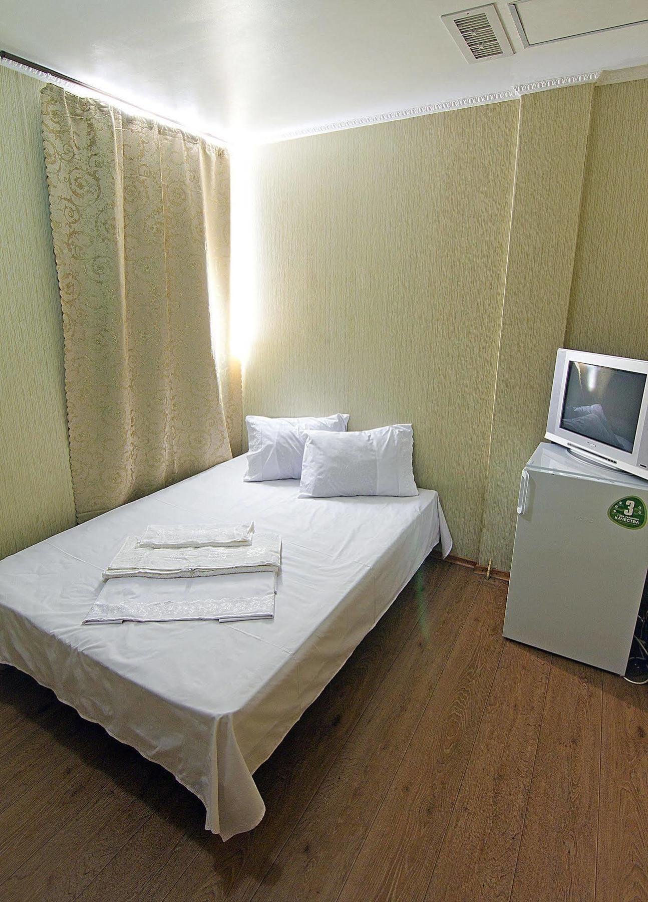 אודסה Tokyo Star Economy Hotel מראה חיצוני תמונה