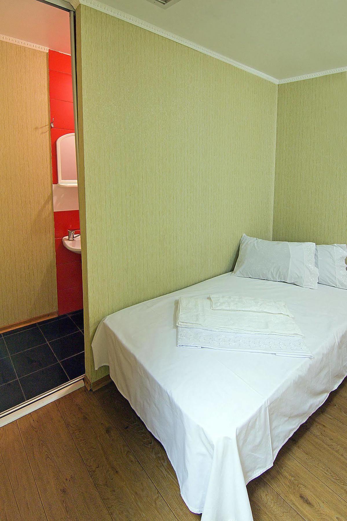 אודסה Tokyo Star Economy Hotel מראה חיצוני תמונה